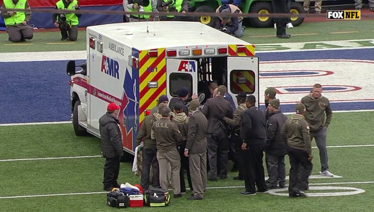 Total Pro Sports Saints RB Daniel Lasco Taken Off On Stretcher After ...