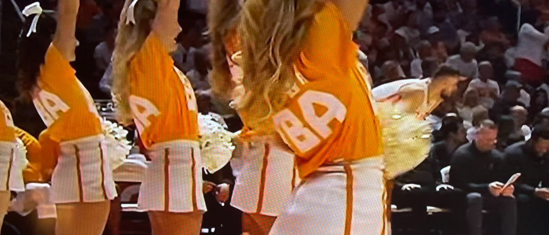 Fans React To Espn Cameraman Constantly Showing Tennessee Cheerleaders Booty During Game Pic