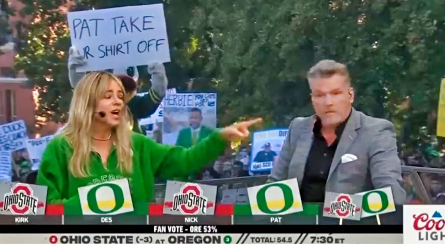 Kaitlin Olson Stunned Fans On College GameDay