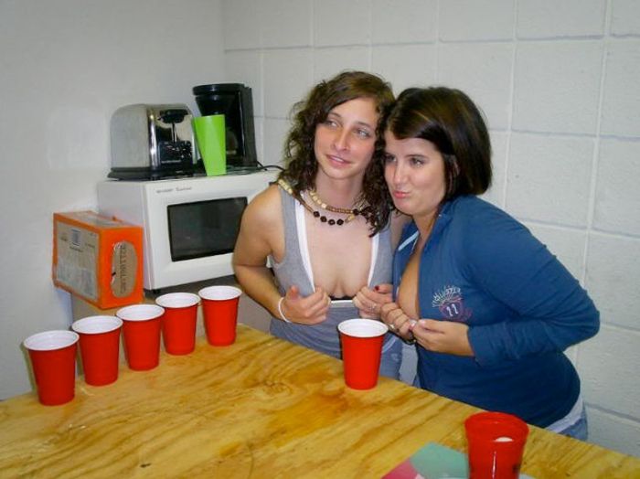 Girls Love Playing Beer Pong (Gallery) | Total Pro Sports - 700 x 524 jpeg 51kB