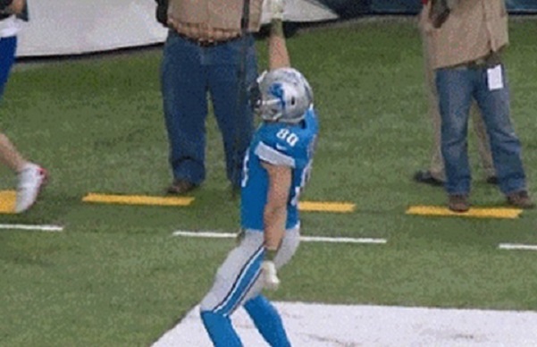 Lions TE Joseph Fauria Is Dancing Again (GIF) | Total Pro Sports