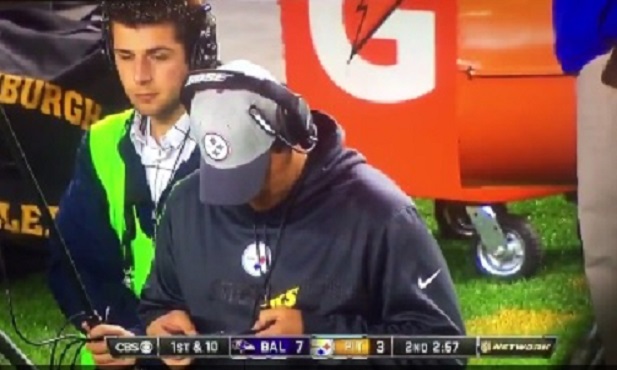 Big Ben Using Cell Phone on the Sideline During Ravens 