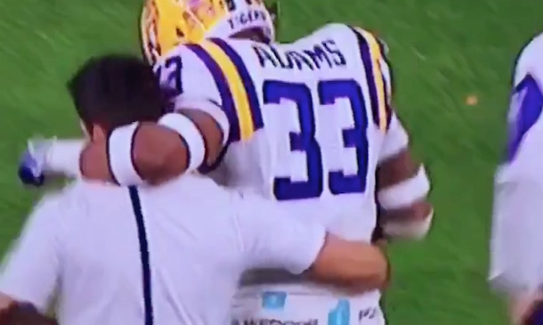 Did Lsu Player Poop His Pants During The Texas Bowl Video