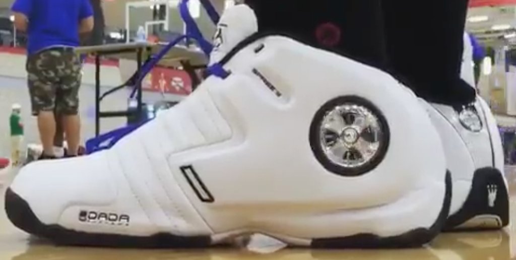 latrell sprewell shoes