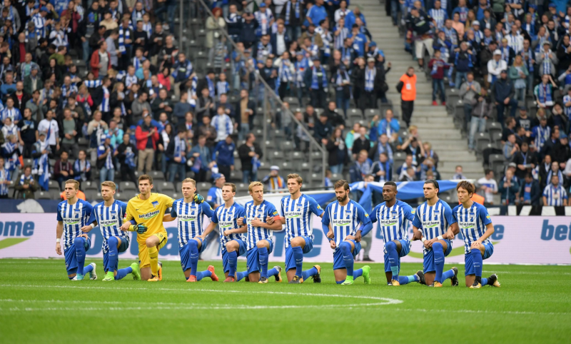 German Soccer Club Hertha Berlin Kneel In Solidarity With Nfl