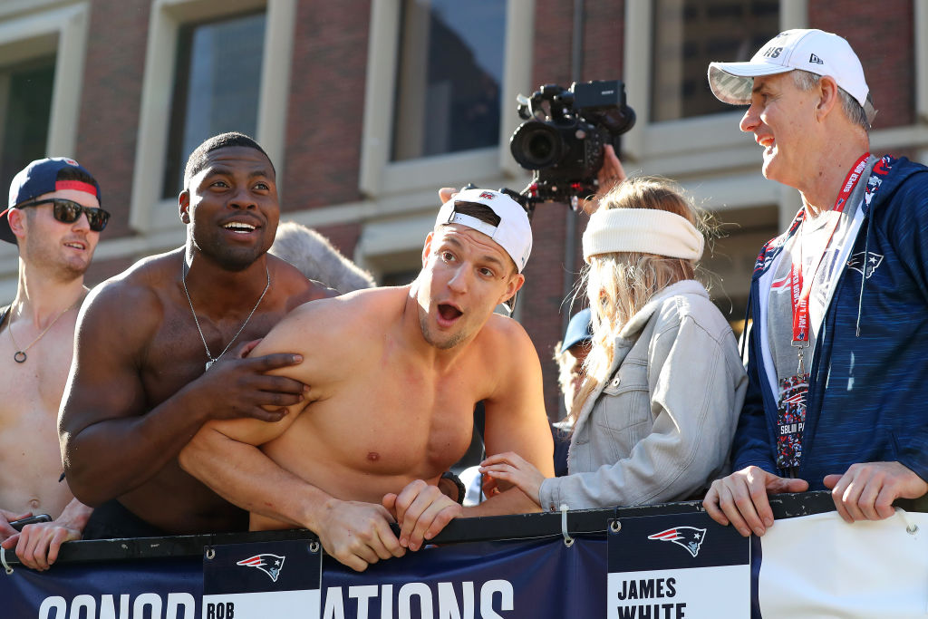 Patriots Fan Makes Gronk A Sexual Offer He Can't Refuse During Super