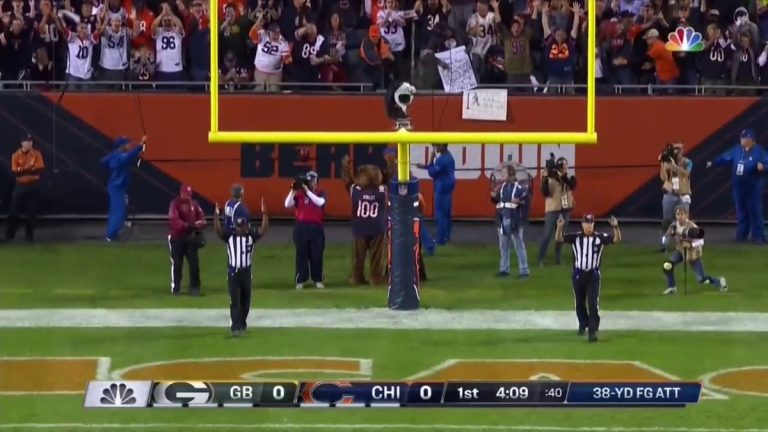 Bears Fans Go WILD After New Kicker Knocks Down Field Goal (VIDEO)