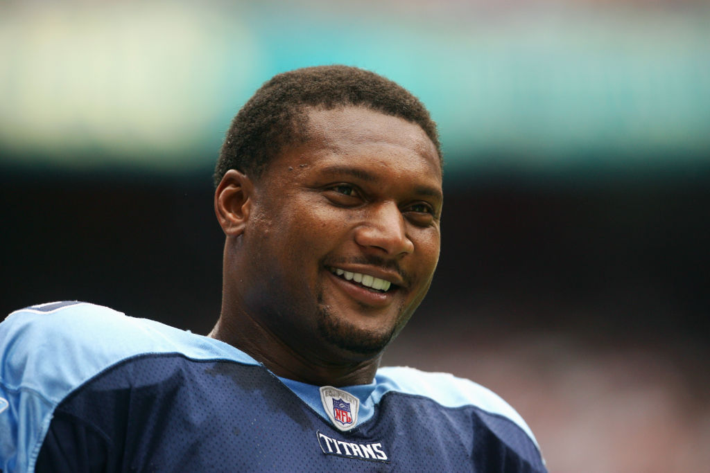 Number 9 Shaped Cloud Appears Above Stadium As Titans Retired