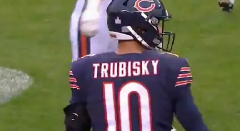 Bears Fans Booed Mitchell Trubisky After Throwing Incompletion Just ...