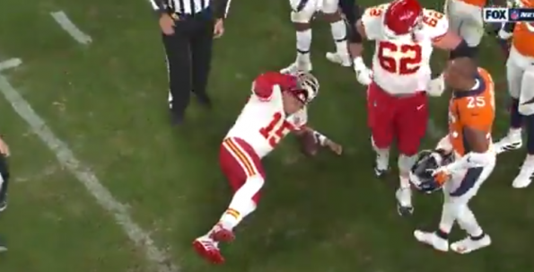 Patrick Mahomes Goes Down With A Leg Injury, Heads To Locker Room (VIDEO)