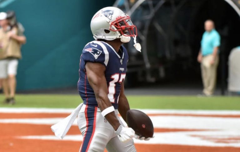 Antonio Brown Claims Patriots Trainer Stole Touchdown Ball He Caught From Tom Brady Tweet