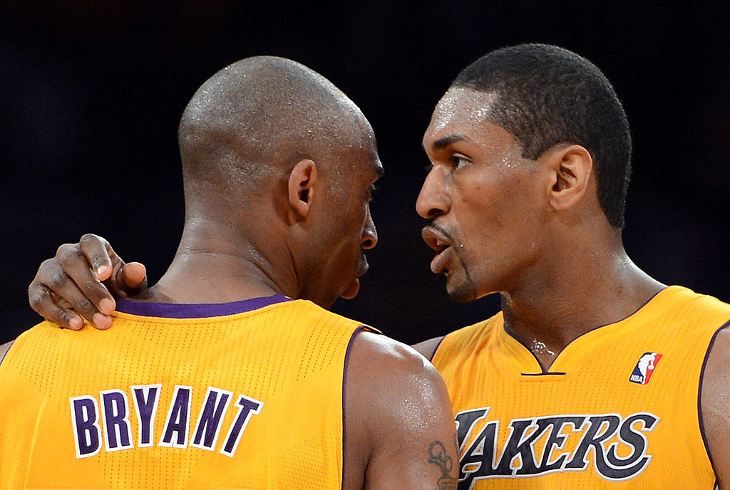 Ron Artest Talked So Much Trash To Kobe Bryant When He Joined The Lakers  Phil Jackson Had To Put A Stop To It - BroBible