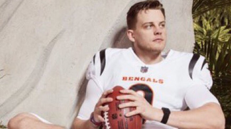 Joe Burrow on Scar From ACL Surgery After Cincinnati Bengals