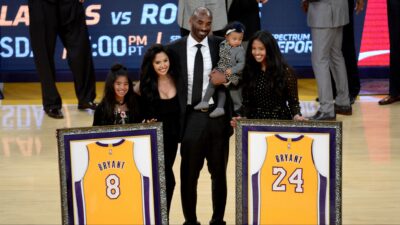 Kobe Bryant with his family