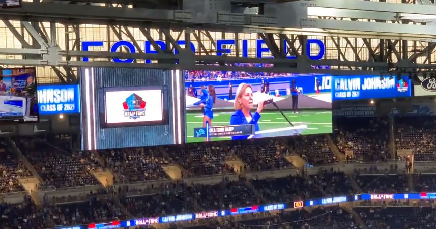 Detroit Lions fans boo Fords at Calvin Johnson ring ceremony