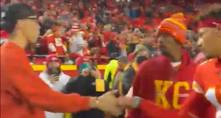 Fans Reacted To Patrick Mahomes’ Cold Handshake With Brother Jackson ...