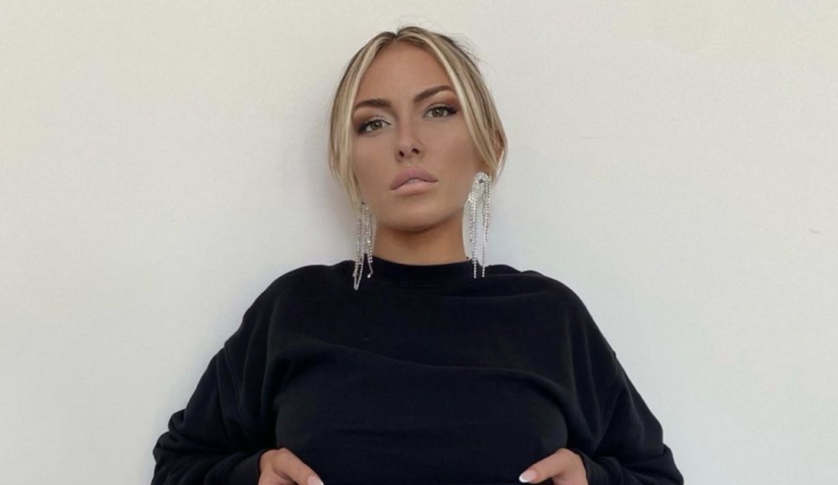 Paulina Gretzky Drops Underboob Photos Sends Social Media Into A