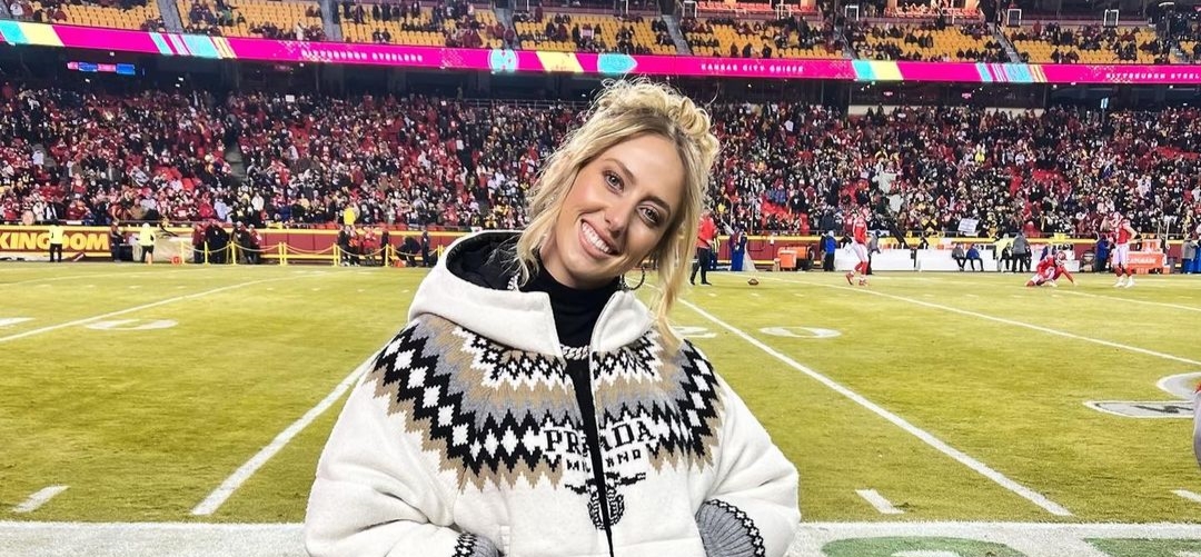 Patrick Mahomes' Fiancée Calls Out The Haters After Chiefs Defeat The  Chargers In OT On TNF (VIDEO + TWEETS)