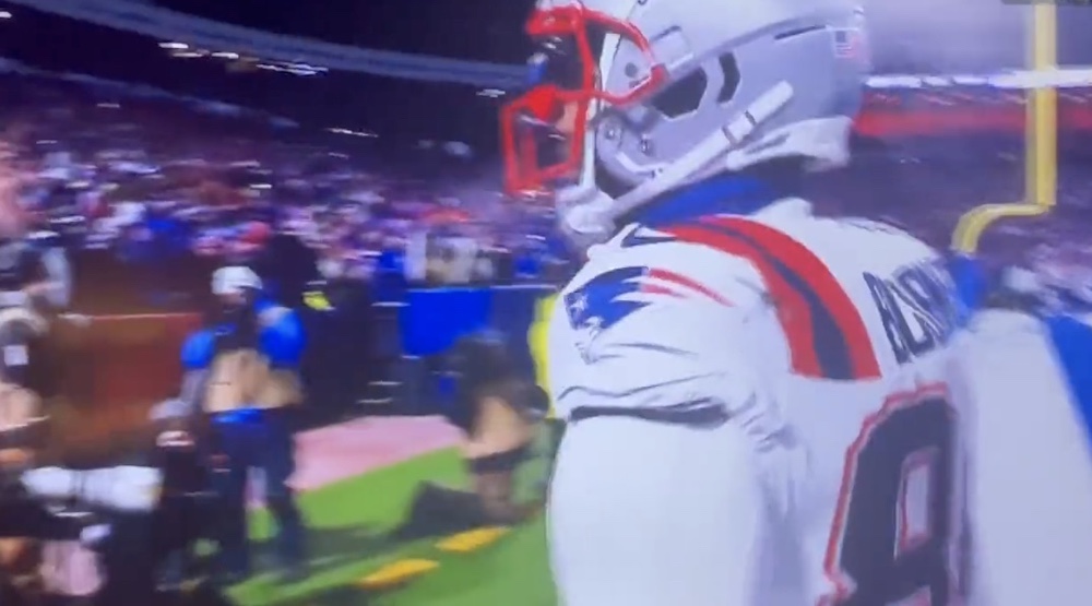 Savage Bills Fan Throws Adult Toy At Patriots Kendrick Bourne While Celebrating Td Video