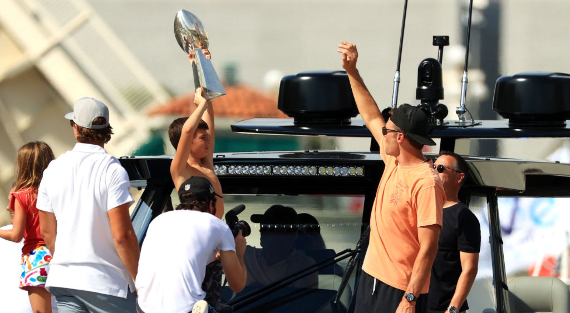 tom brady boat super bowl parade