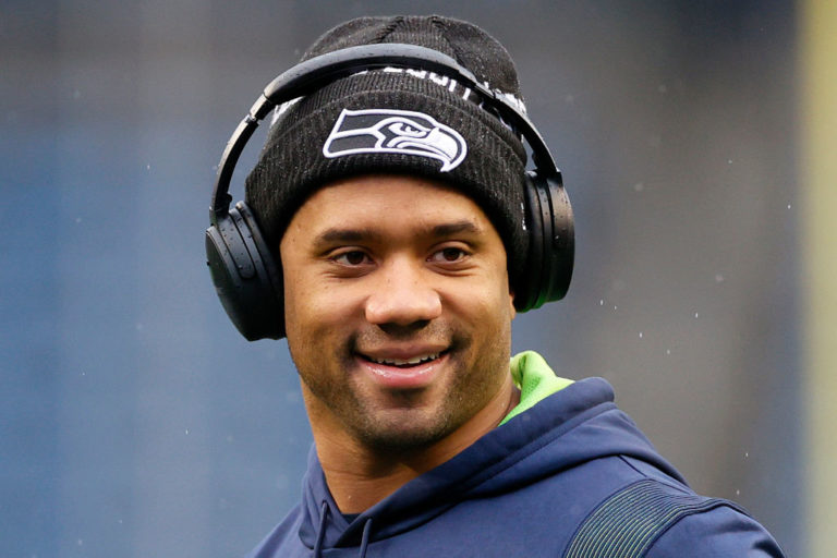 Breaking Seattle Seahawks Complete Blockbuster Trade Of Russell Wilson