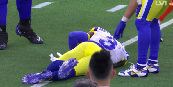 Odell Beckham Jr. Goes Down After Horrible Non-Contact Injury (VIDEO)