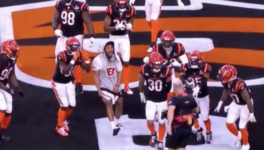 Bengals Vernon Hargreaves Gets Foolish Penalty For Running Onto Field To Celebrate In Flip 1292