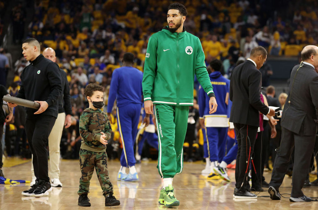 Jayson Tatum recreated Kobe Bryant's Celtics draft workout outfit ahead of  NBA Finals 