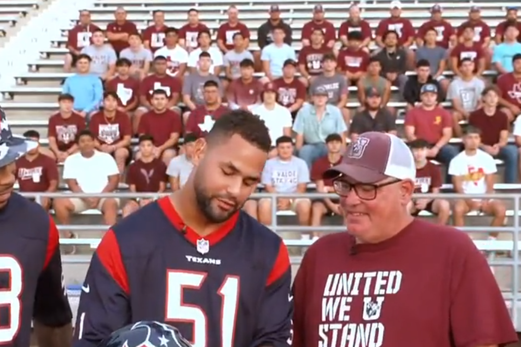 Video Uvalde football team gets special surprise from Houston Texans - ABC  News