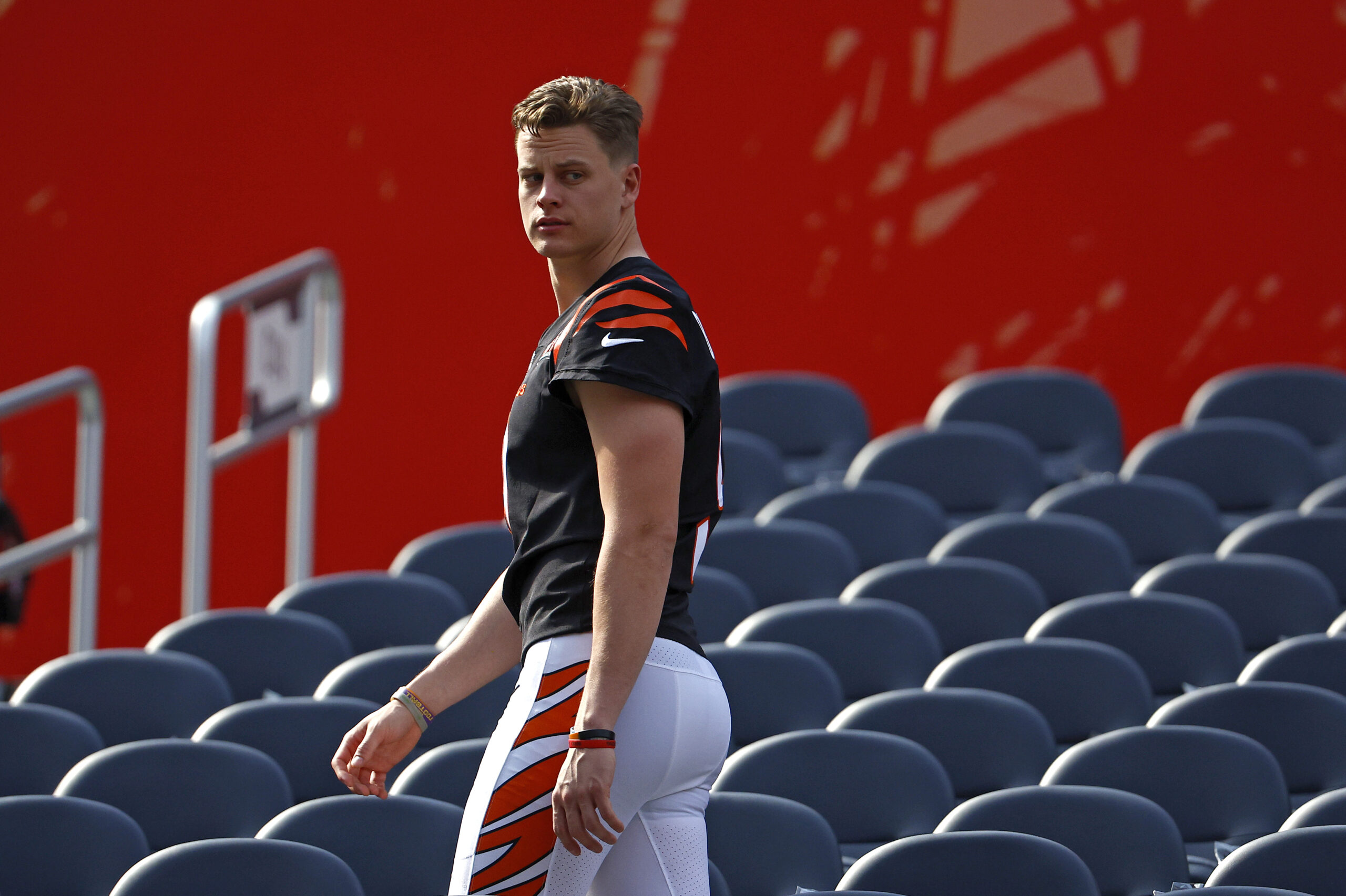 Cincinnati Bengals wear new white helmets during Friday practice