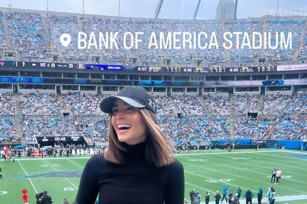 Christian McCaffrey's girlfriend turned heads at Sofi Stadium