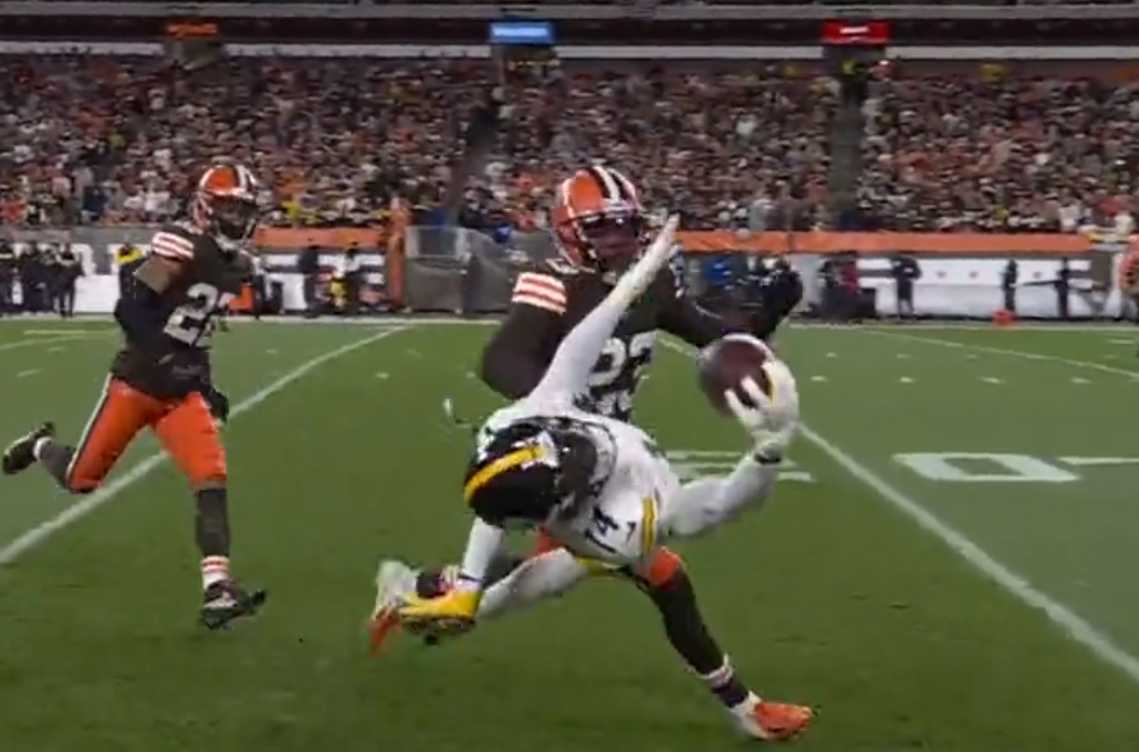 Steelers WR George Pickens Just Made The Best One-Handed Catch Of The ...