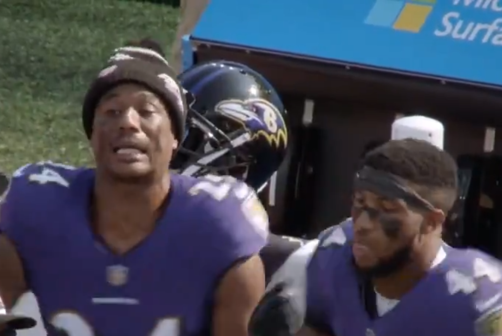 Ravens CB Marlon Humphrey on sideline with helmet off vs Chiefs