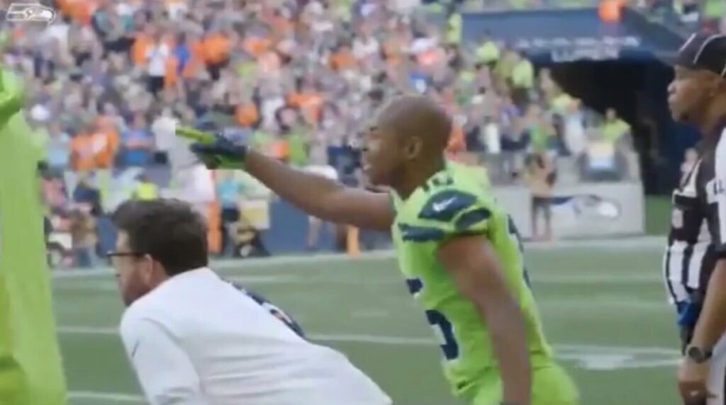 Tyler Lockett: Russell Wilson used same hand signals he did as Seahawk