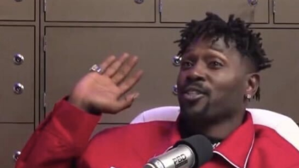 Antonio Brown Called Out During Podcast for Taking Shots at Tom