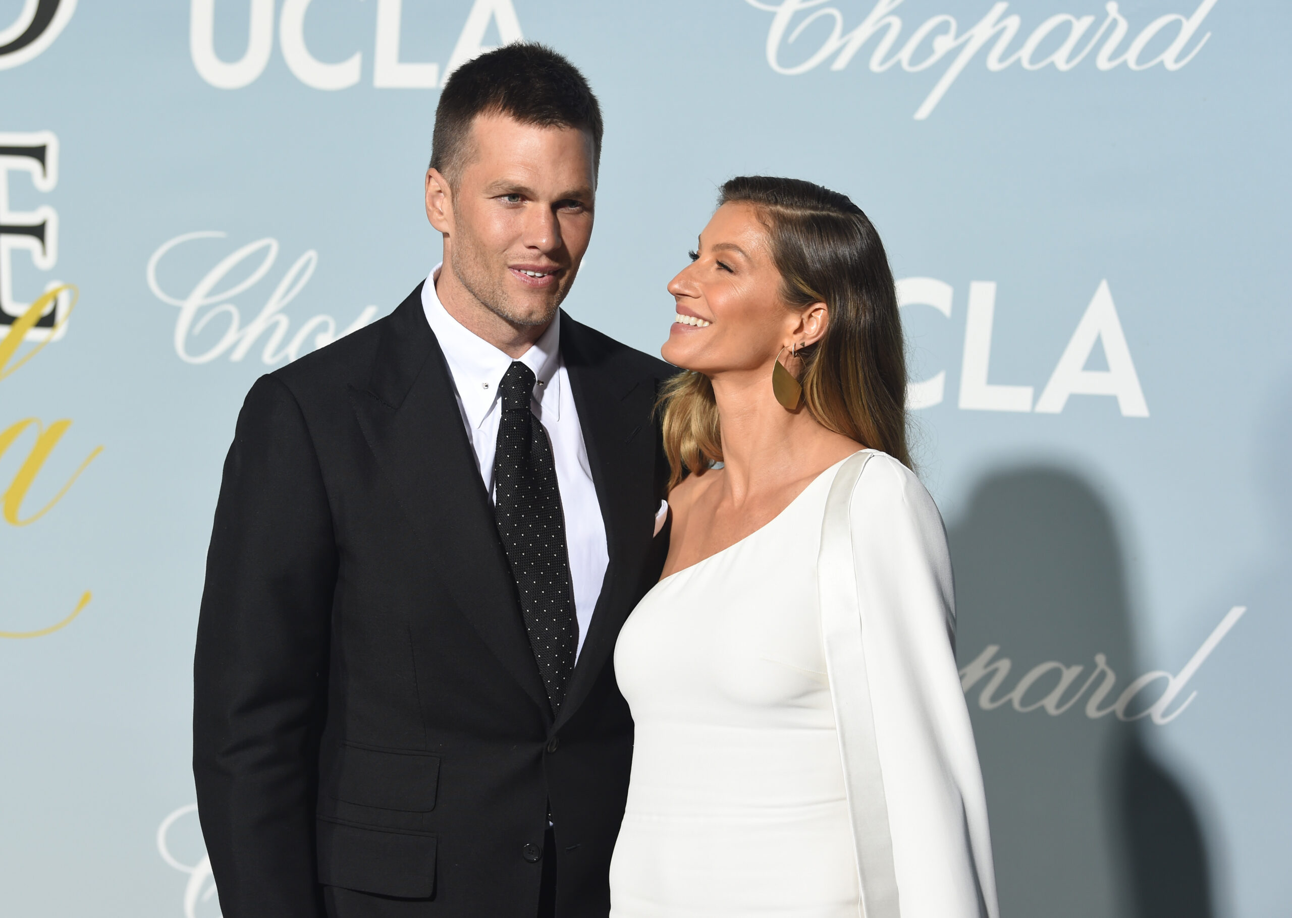 Tom Brady not wearing wedding ring at Patriots Charitable