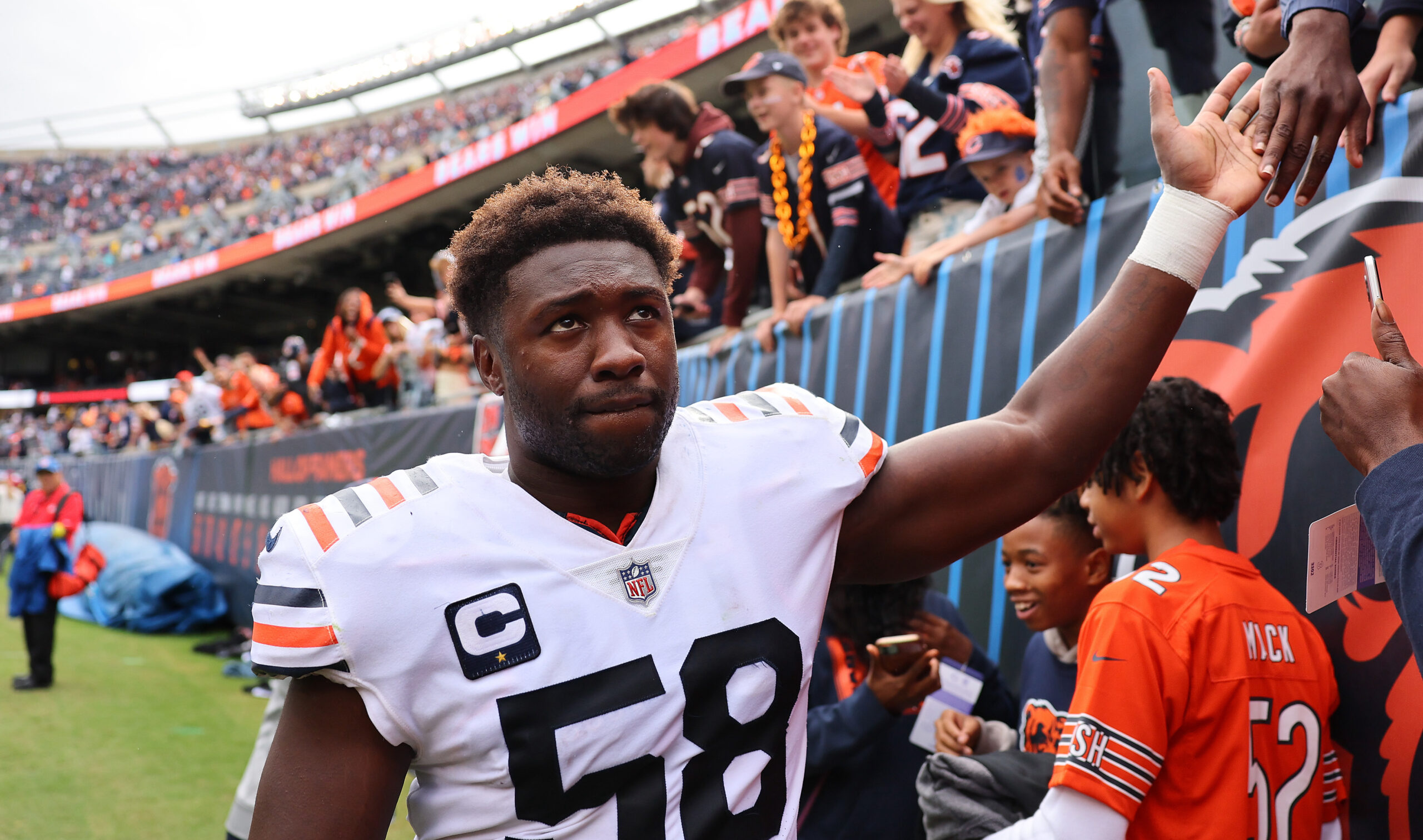 BREAKING: Bears Trade LB Roquan Smith to the Ravens 