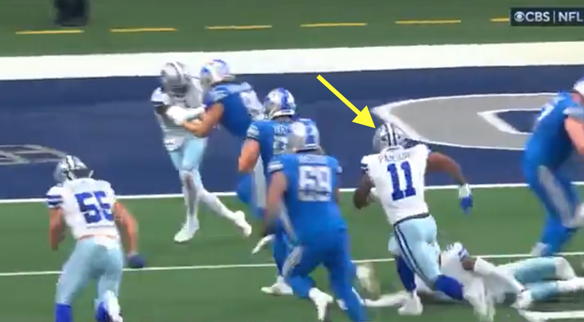 LOOK: Cowboys' Micah Parsons shows off athleticism on wild fumble