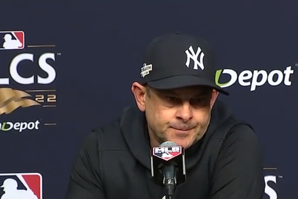 Yankees' Aaron Boone clarifies comments on Minute Maid Park roof