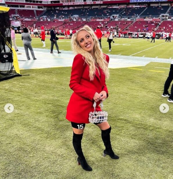 Patrick Mahomes' Wife Brittany Mahomes Stuns In Outfit On Field