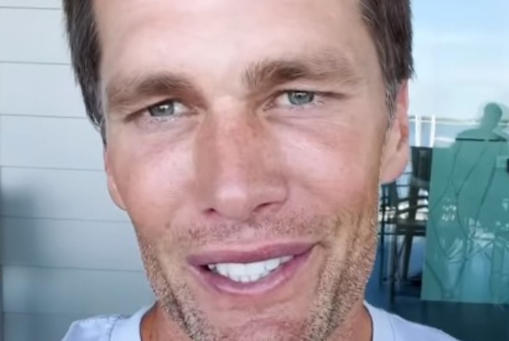 Fans Think Tom Brady Was Calling Out For Help In IG Video