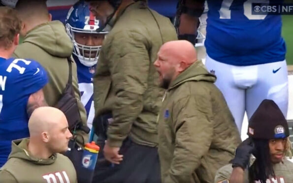 Giants HC Brian Daboll Yells At Offensive Lineman