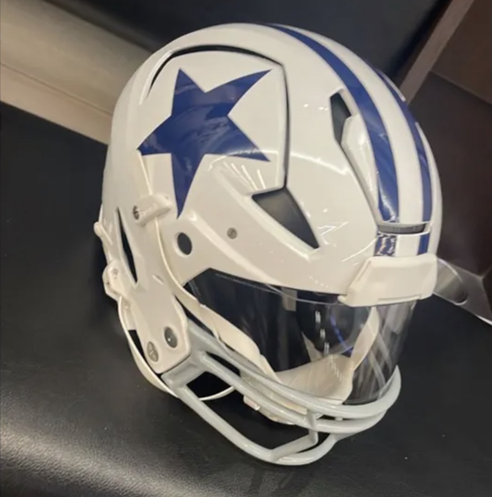 Ezekiel Elliott Leaked The Cowboys' Alt Helmet For Thanksgiving