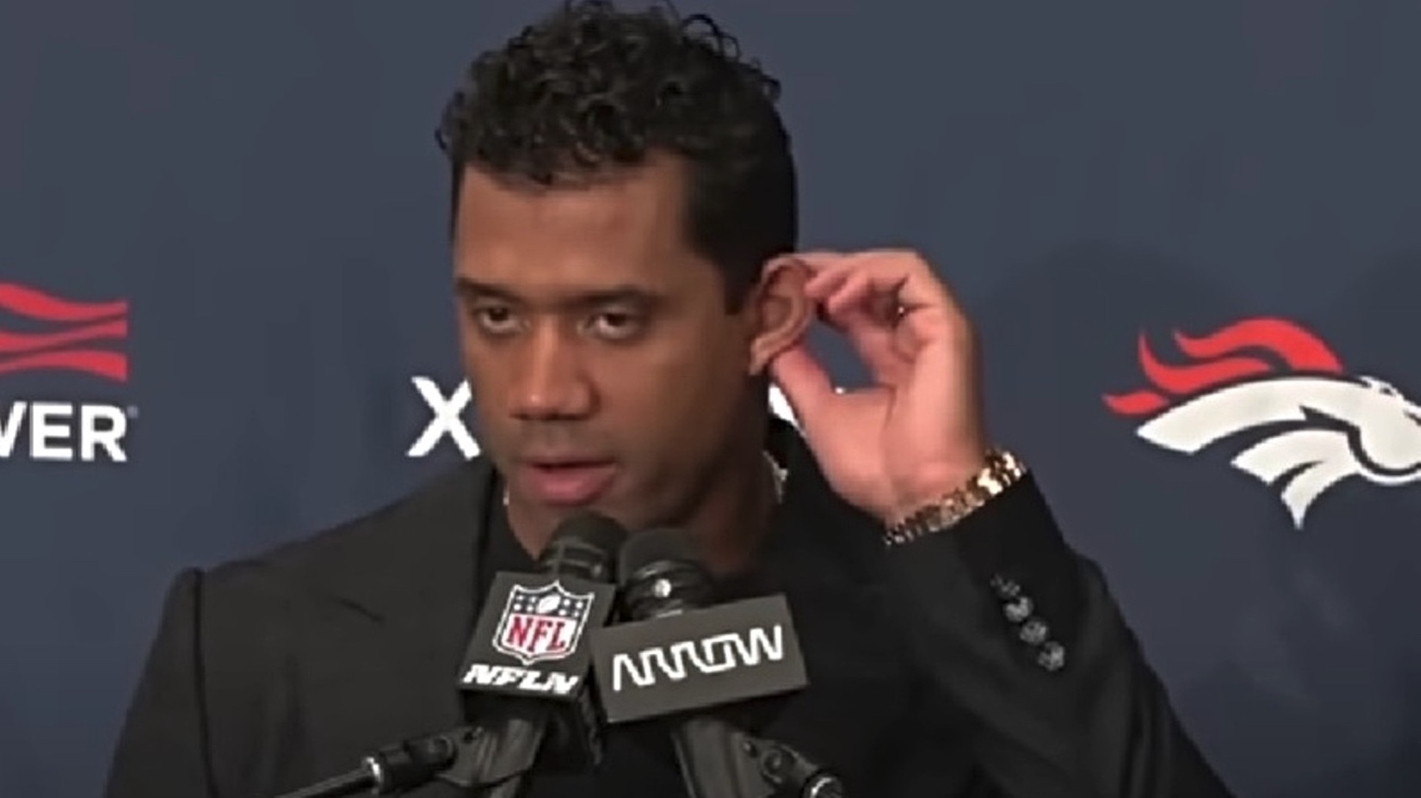 Russell Wilson and Mike Purcell explain what happened during their