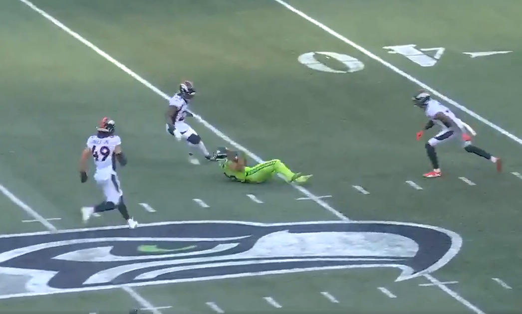 Video Shows Tyler Lockett Falling To Ground To Avoid Hits