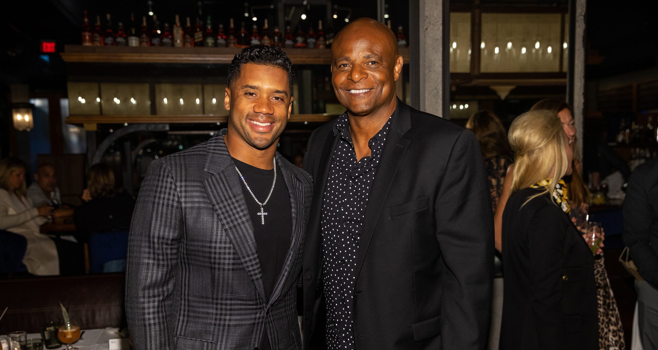 Warren Moon on Russell Wilson's contract motivations - Sports Illustrated