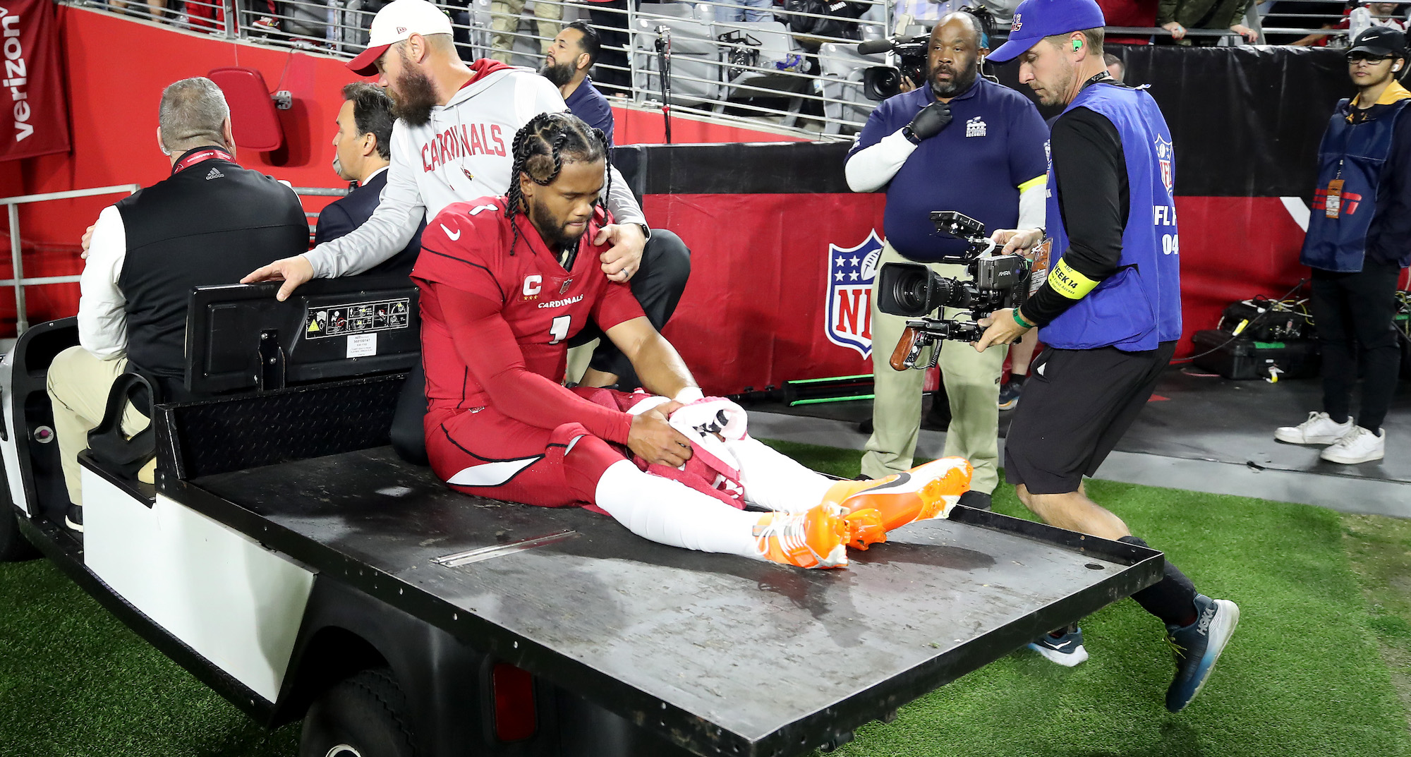 Murray's injury is the worst part of Cards' loss to Patriots