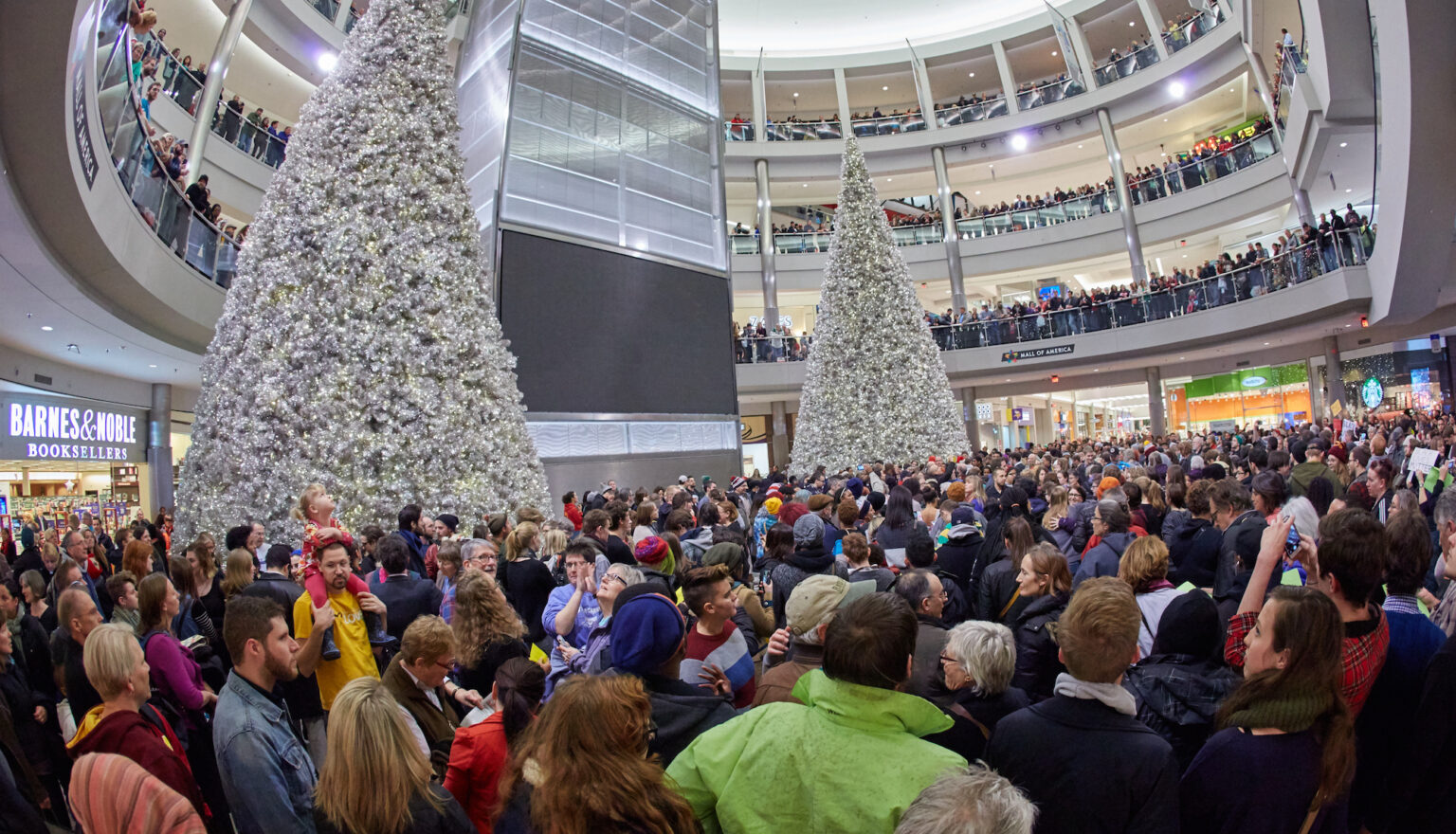 BREAKING: Giants Players Were Stuck In Mall After Fatal Shooting