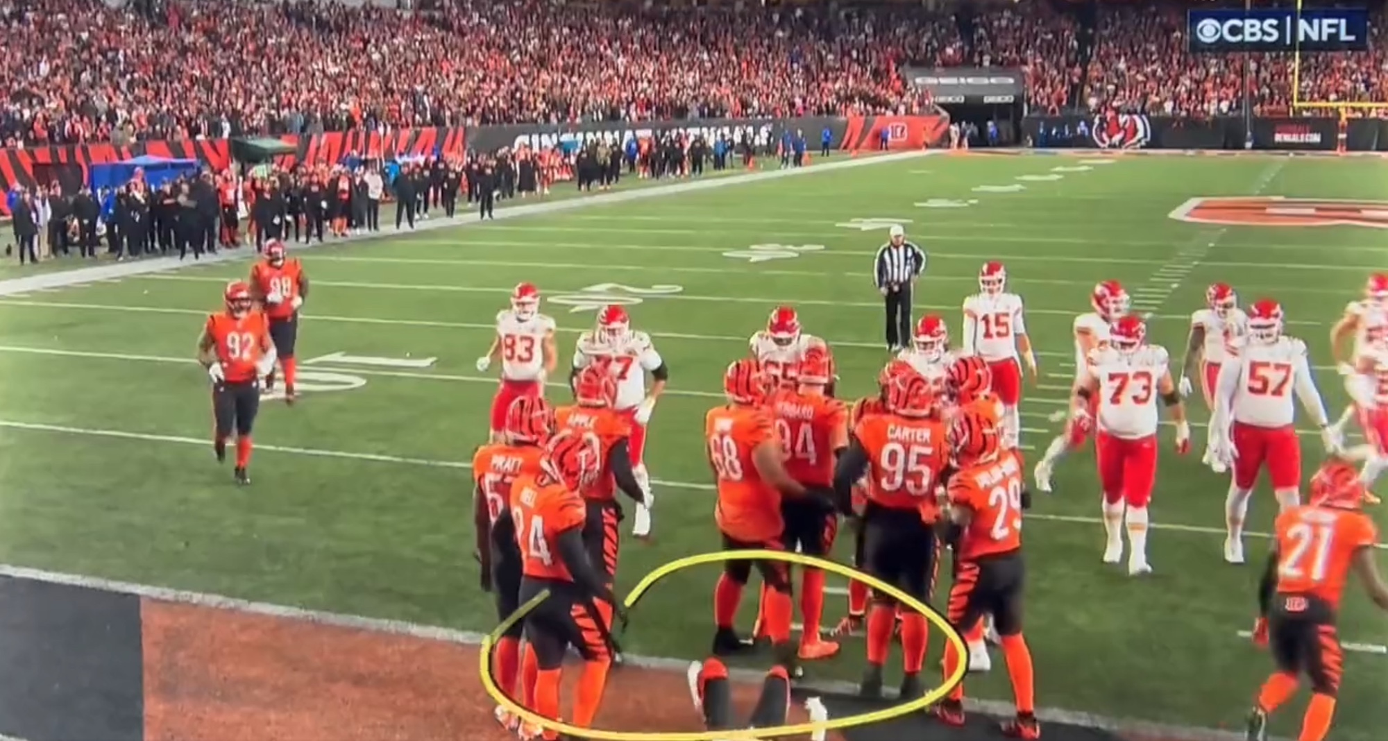 Jessie Bates pulls all-time fake injury to help Bengals make substitutions  vs. Chiefs