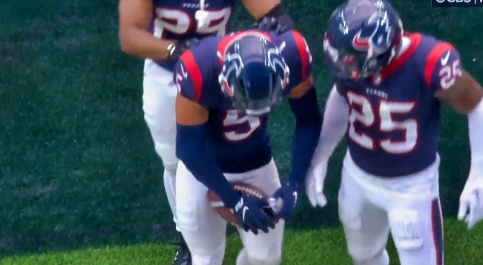 Texans rookie Jalen Pitre leaves internet baffled after the ball appears to  get STUCK to his glove